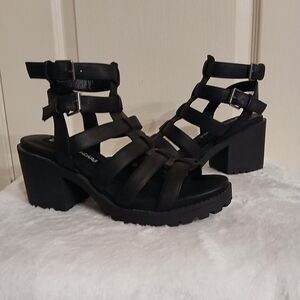 NWOT Y2K Style Dirty Laundry Black Chunky Block Heel Double Strap Sandals 8